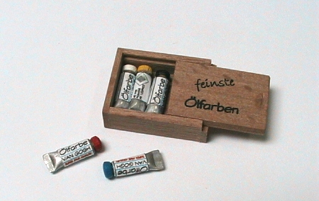 Farbtuben, 5 Stück, im Holzkasten, Puppenstubenminiatur in 1zu12