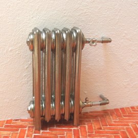 Heizkörper, Puppenstubenminiatur im Maßstab 1zu12