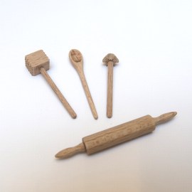 Küchengeräte, 4 - teilig, Puppenstubenminiatur in 1zu12
